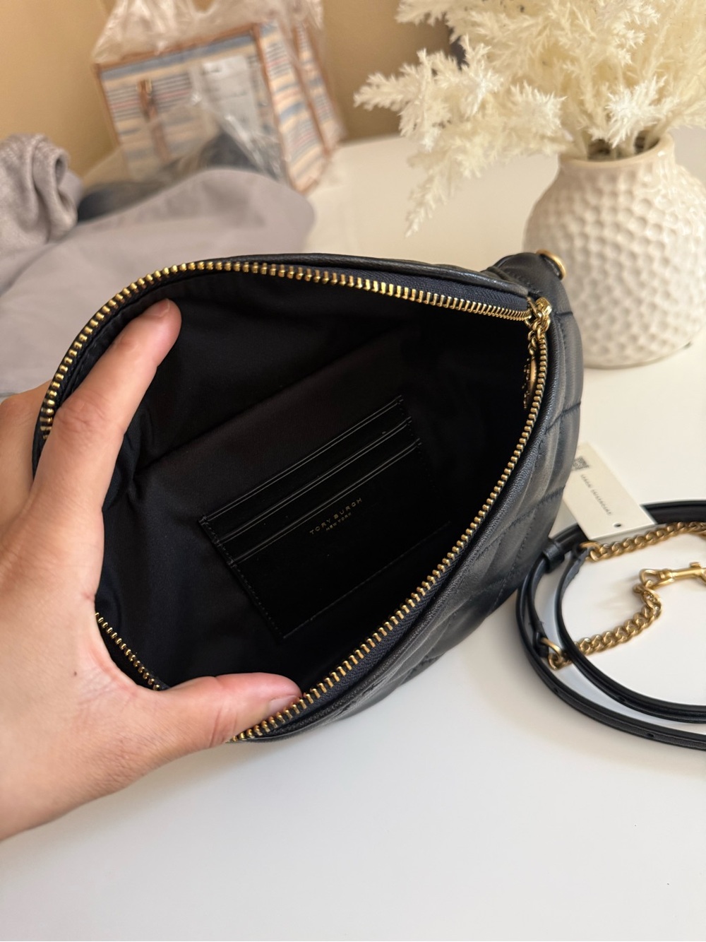 NWT Tory Burch Willa Belt Bag Leather Fanny Pack Crossbody in Black - Picture 7 of 14